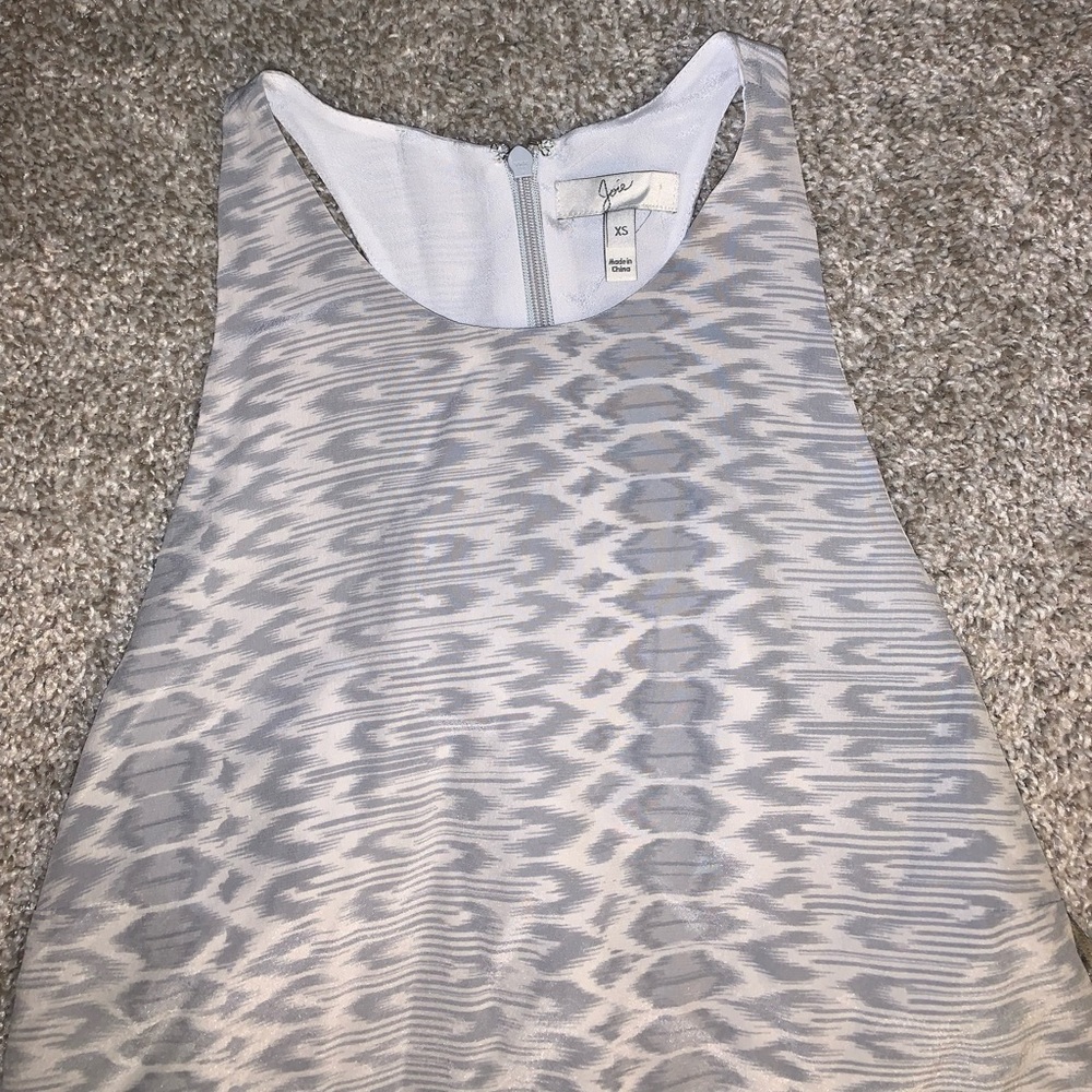 Joie Gray Zebra Sleeveless Zip up Blouse sz XS - Picture 4 of 10